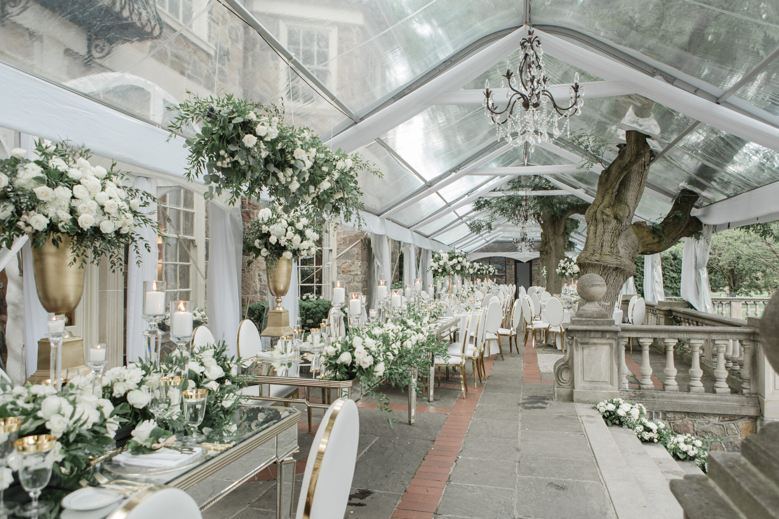 A luxury wedding decorated with white roses at a wedding venue in Toronto.