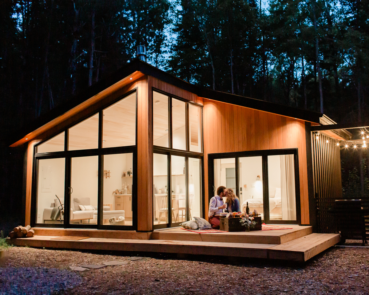 Algonquin park elopement cabin