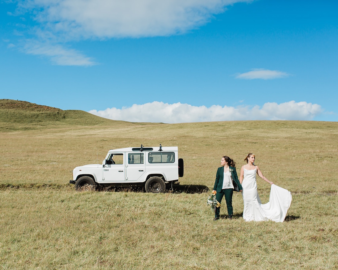 Joanna and Kili elope in Iceland on sunny day