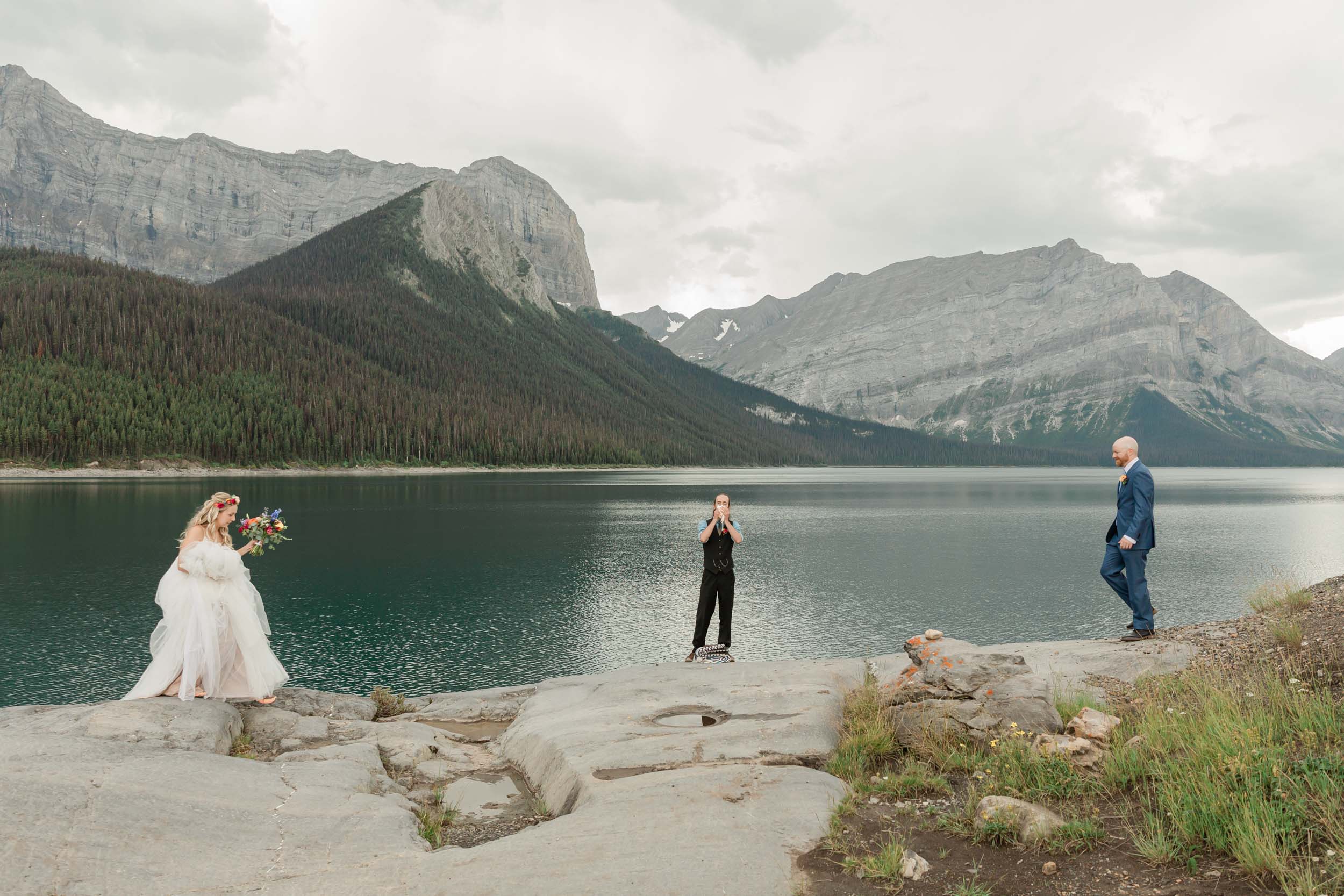 arriving at the ceremony location and beginning the ritual while the brides brother blows the conch shell 