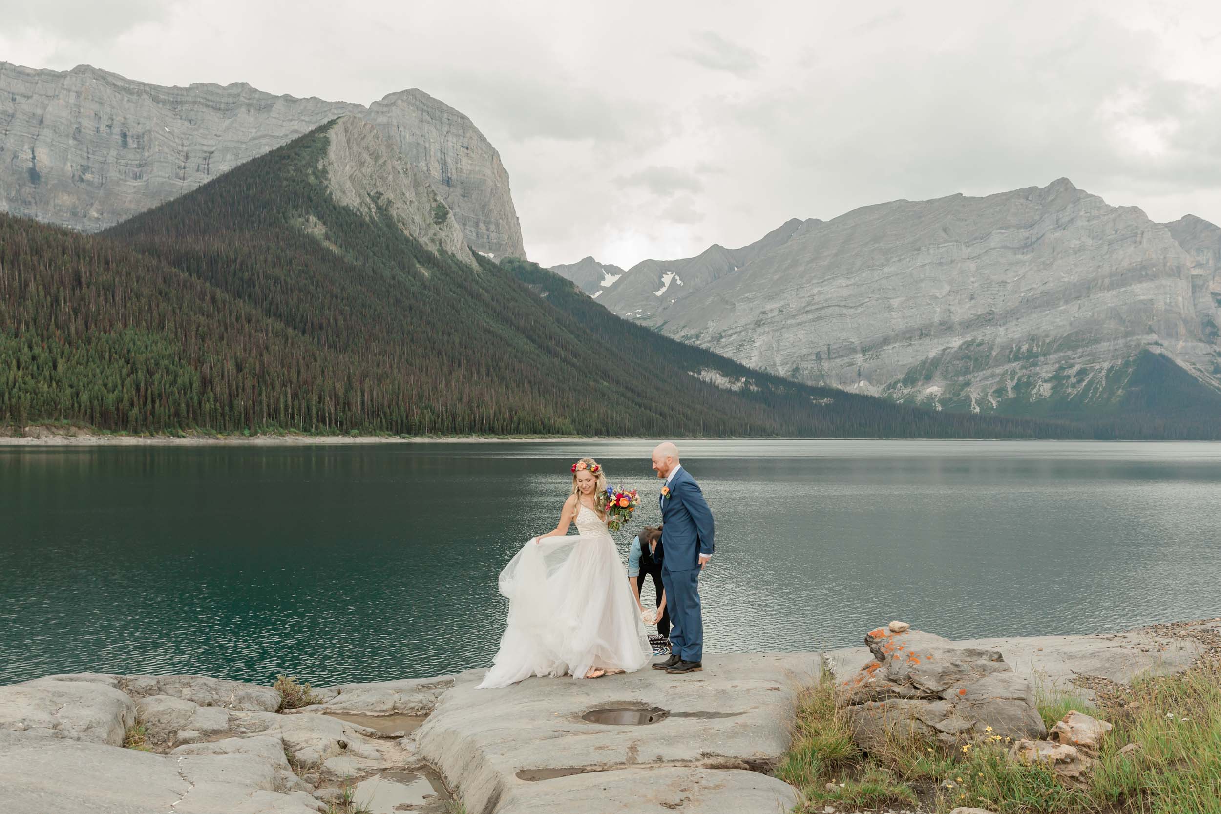 arriving at the ceremony location and beginning the ritual while the brides brother blows the conch shell 