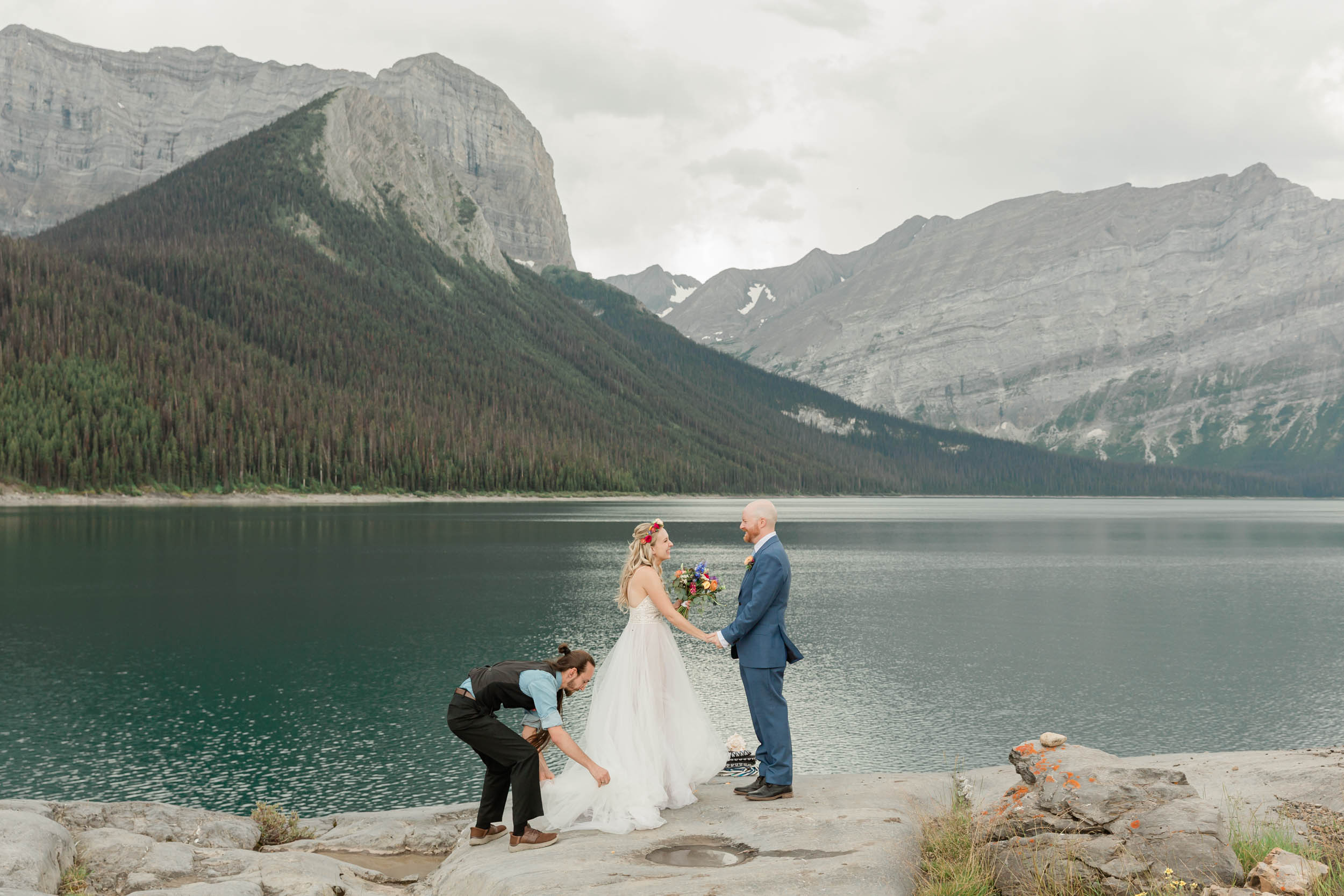 arriving at the ceremony location and beginning the ritual while the brides brother blows the conch shell 