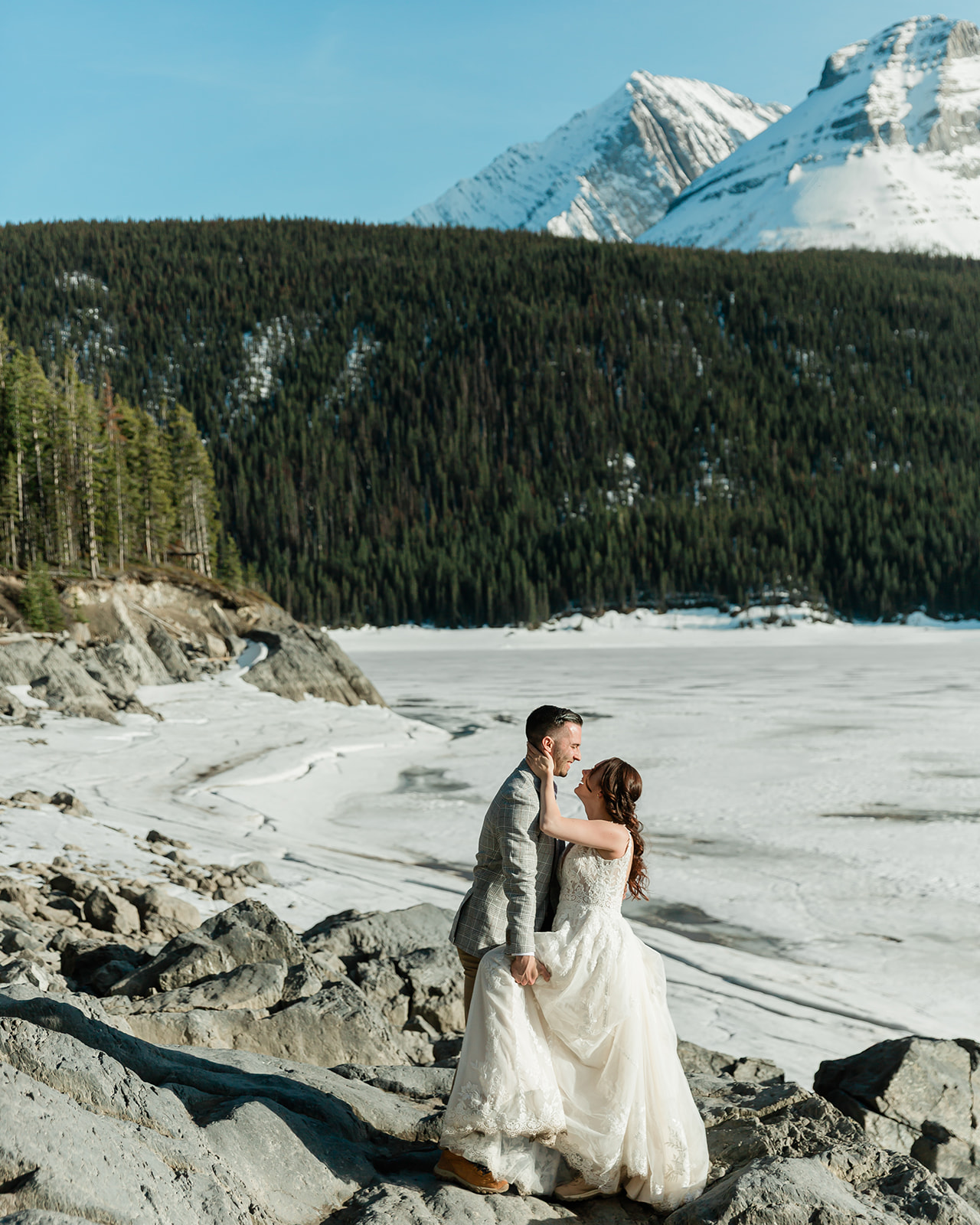 Experience this Spring Kananaskis elopement and discover why this mountain destination is an alternative to Banff for an intimate wedding.