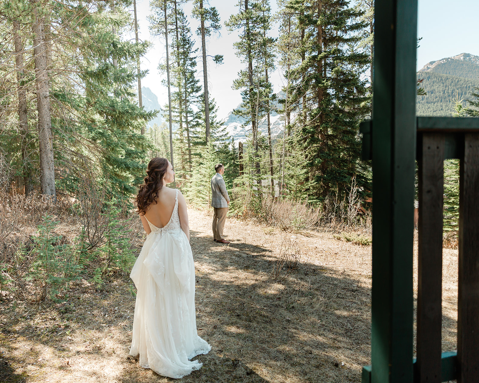 Experience this Spring Kananaskis elopement and discover why this mountain destination is an alternative to Banff for an intimate wedding.
