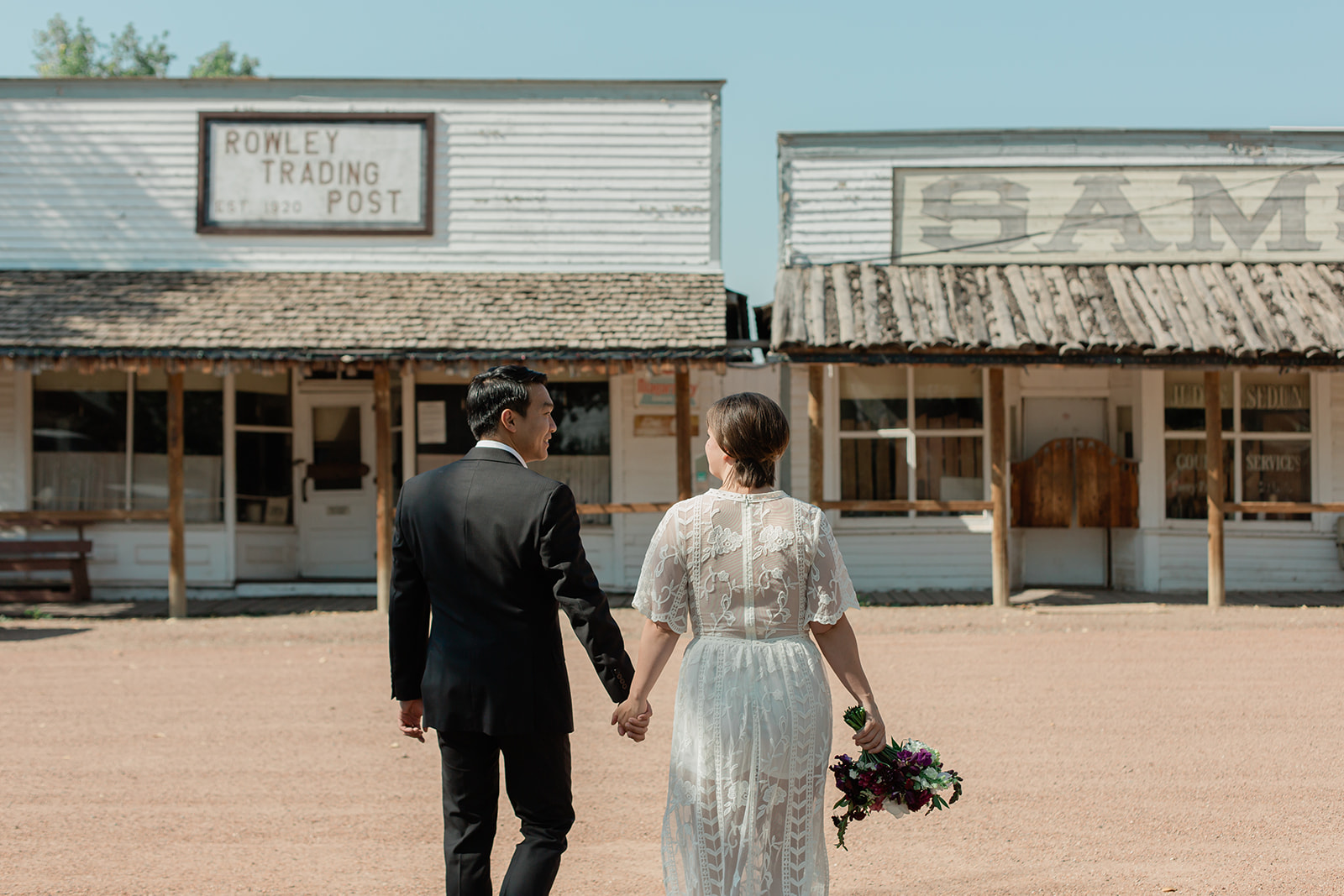 Drumheller elopement in Alberta