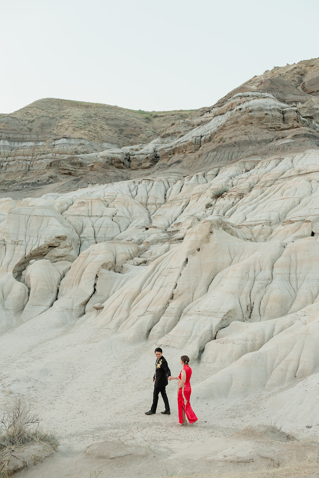 Drumheller elopement near the Hoodoos
