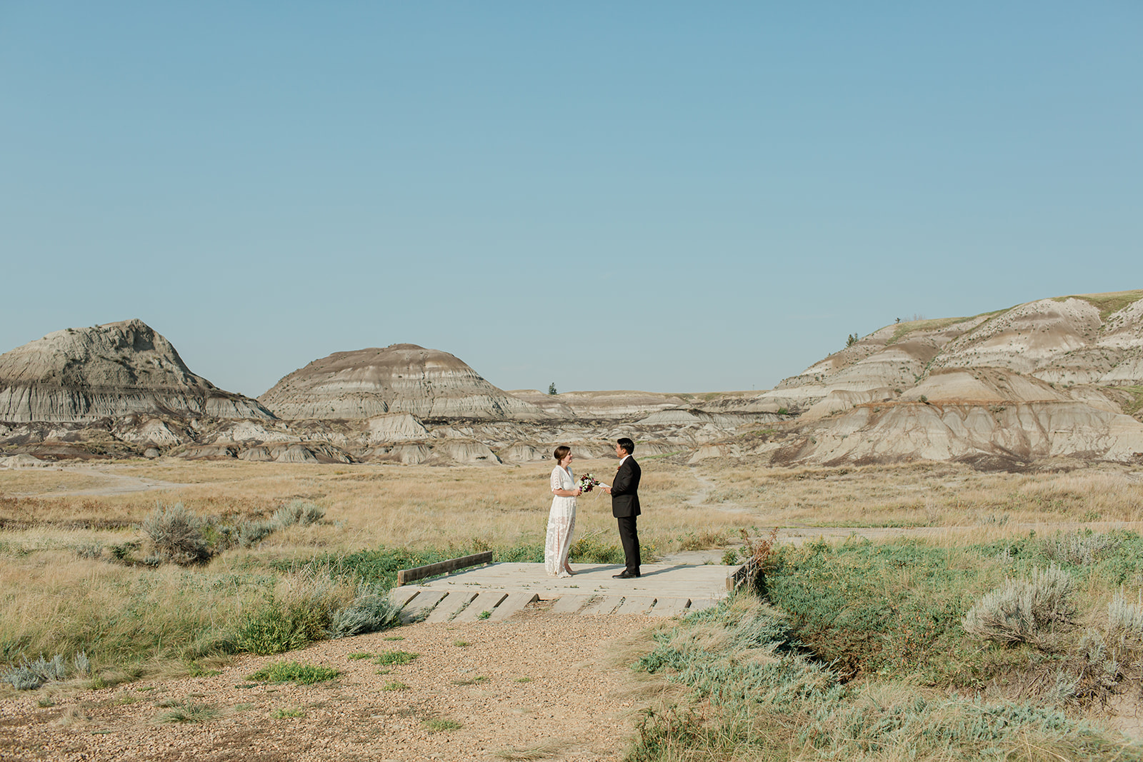 Drumheller elopement in Alberta